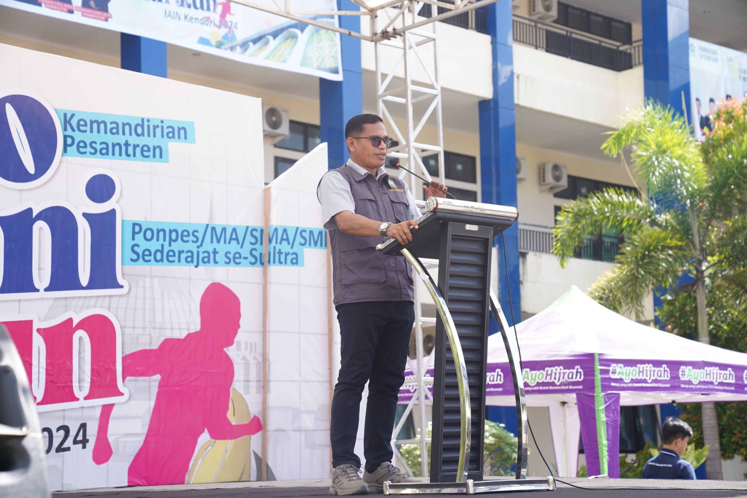 REKTOR IAIN KENDARI BUKA EKSPO KEMANDIRIAN PESANTREN DAN PORSENI DIIKUTI 51 SEKOLAH SE-SULTRA